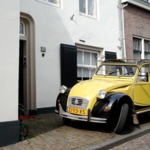 Een dag toeren in een VW Kever of een 2CV Lelijk Eendje